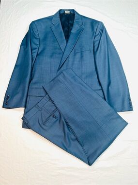 JoS A. Bank Men’s 100% Wool Blue Suit Travelers Collection